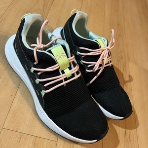 Under Amour Women's Charged Breathe Lace Trainer